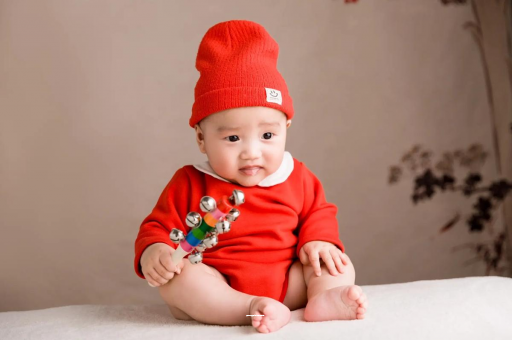 博兴六个月宝宝总是摇头